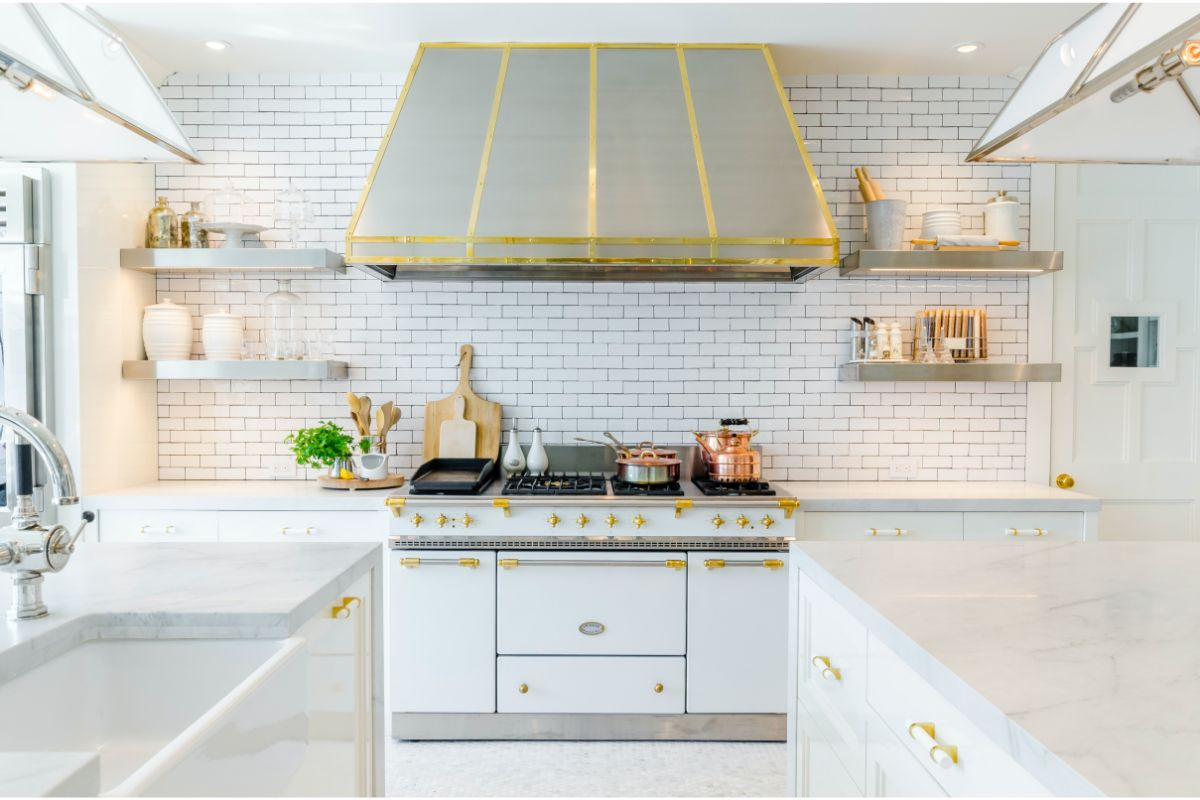 Cum să-ți eficientizezi spațiul în bucătărie?