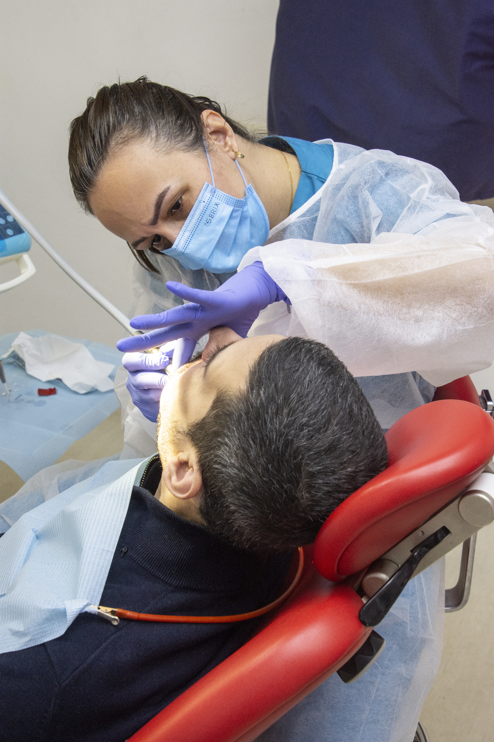 Tratament dentar în București pentru diaspora: opțiuni rapide și eficiente